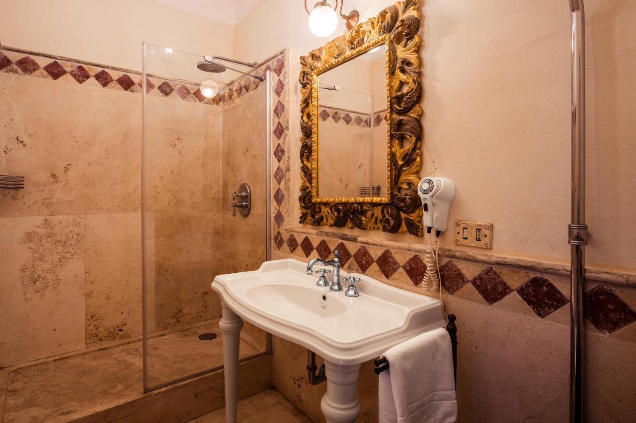 Palazzo Barbini Dimora Storica Aparthotel กัสติลโยเน เดล ลาโก ภายนอก รูปภาพ